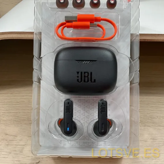 los JBL TUNE 230NC TWS